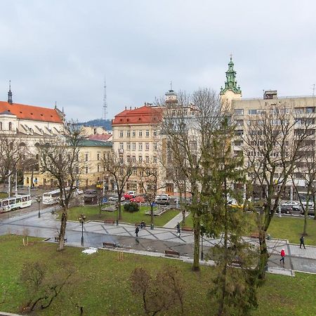 В Центрі Біля Ратуші Вулиця Площа Ринок 11 Lviv Bagian luar foto