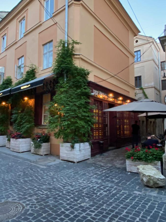 В Центрі Біля Ратуші Вулиця Площа Ринок 11 Lviv Bagian luar foto