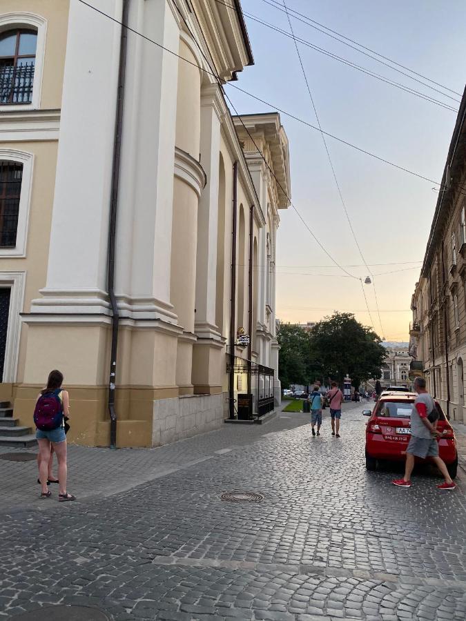 В Центрі Біля Ратуші Вулиця Площа Ринок 11 Lviv Bagian luar foto