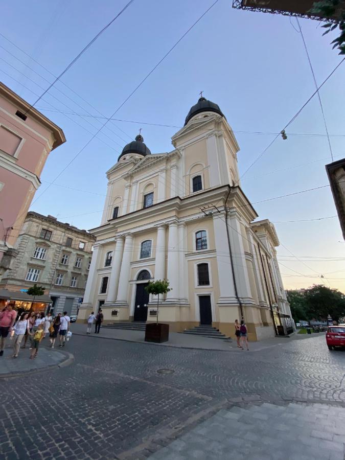 В Центрі Біля Ратуші Вулиця Площа Ринок 11 Lviv Bagian luar foto